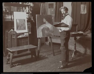 Charles Winter peignant dans son atelier, New York, 1907